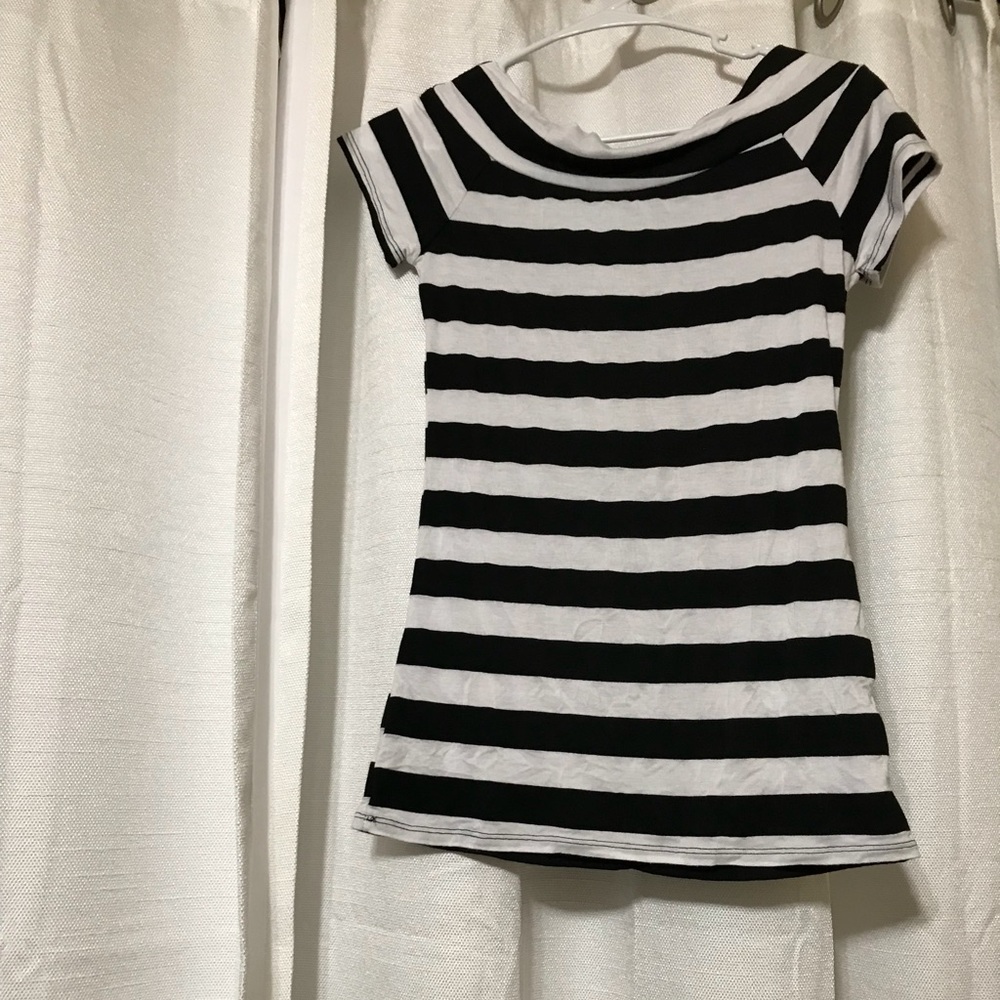 Black & White off the shoulder shirt
